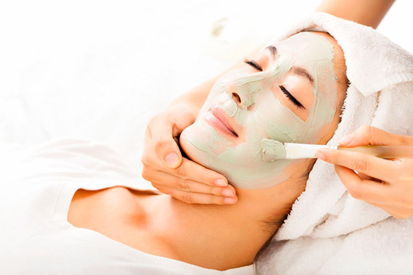 Women's Facial in Welland